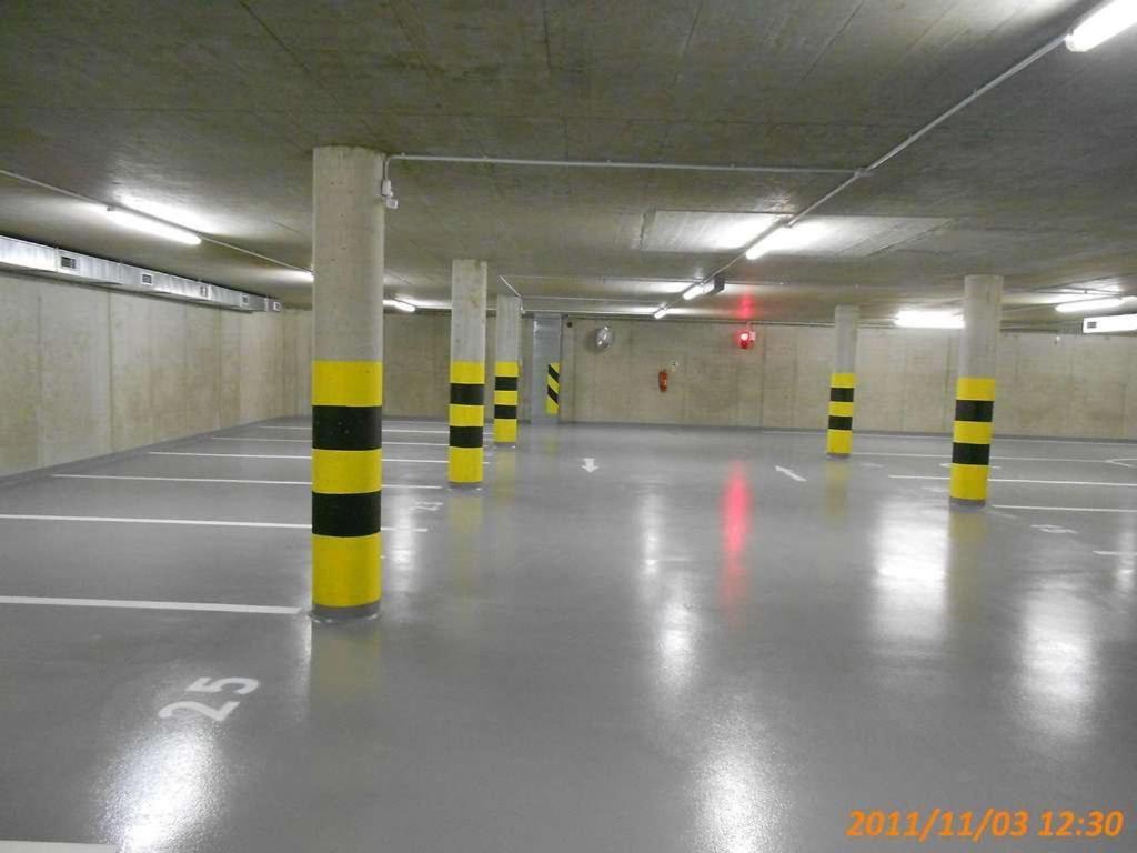 Garden Apartment With Garage In Central Prague Luaran gambar